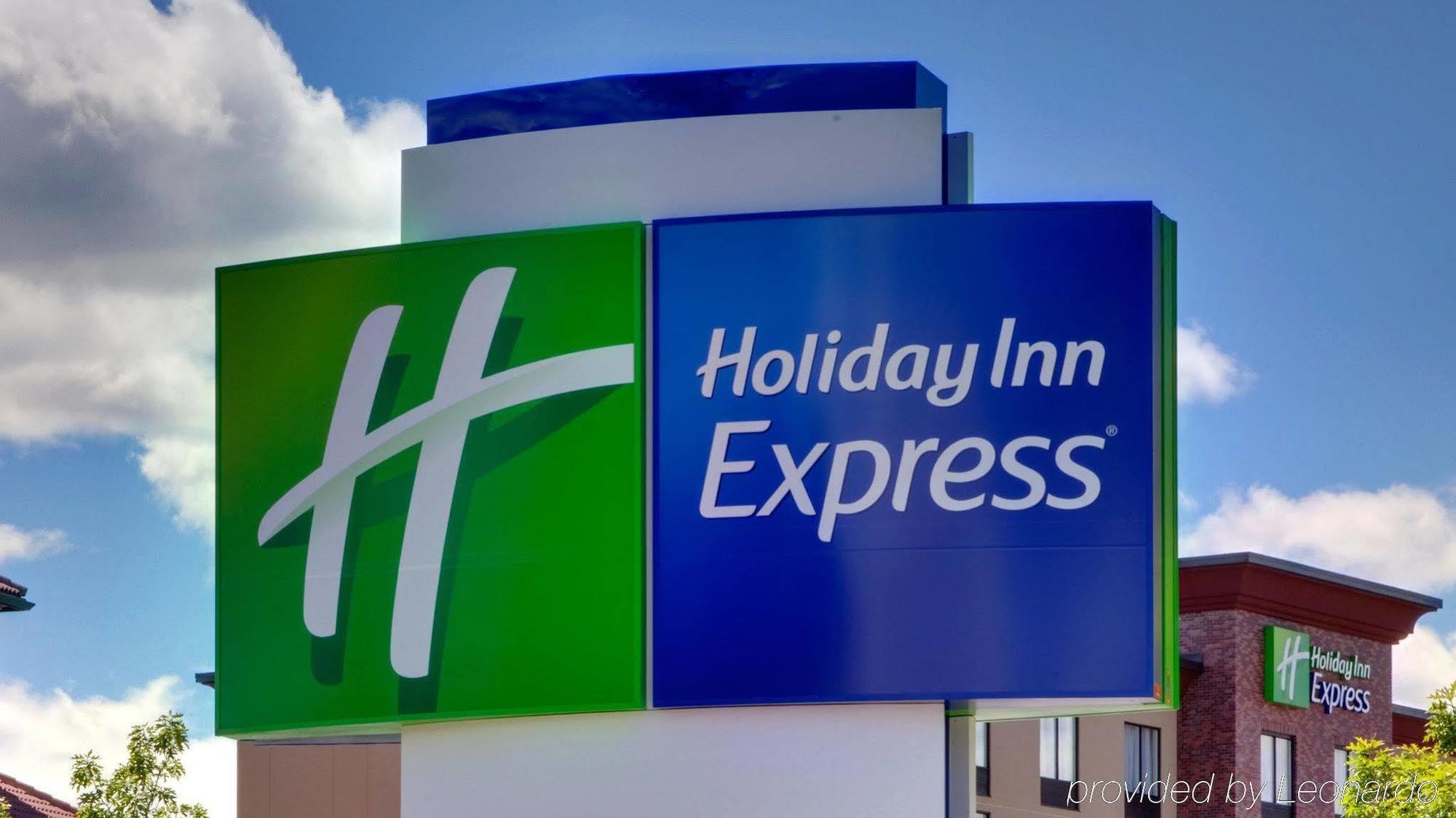 Holiday Inn Express & Suites Chicago North Shore - Niles, An Ihg Hotel Exterior foto